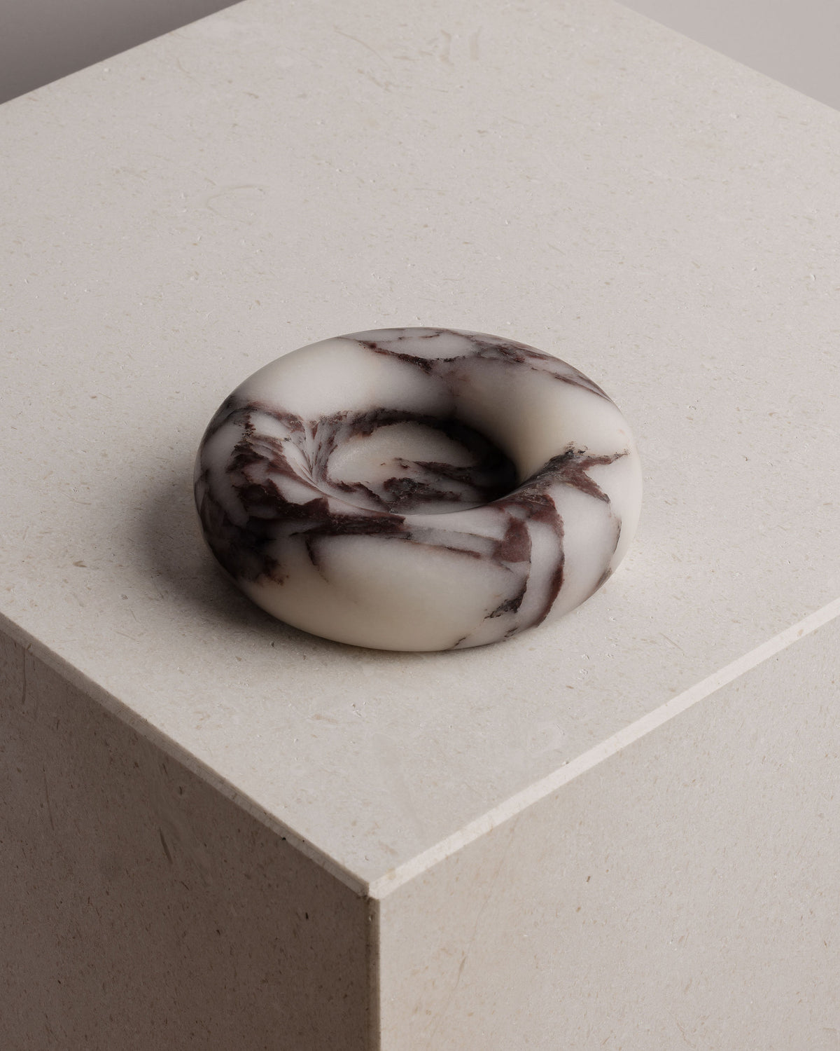 Donut Tray Viola Marble